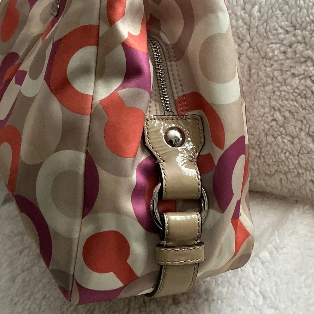 Coach Madison Maggie Op Art Signature shoulder bag